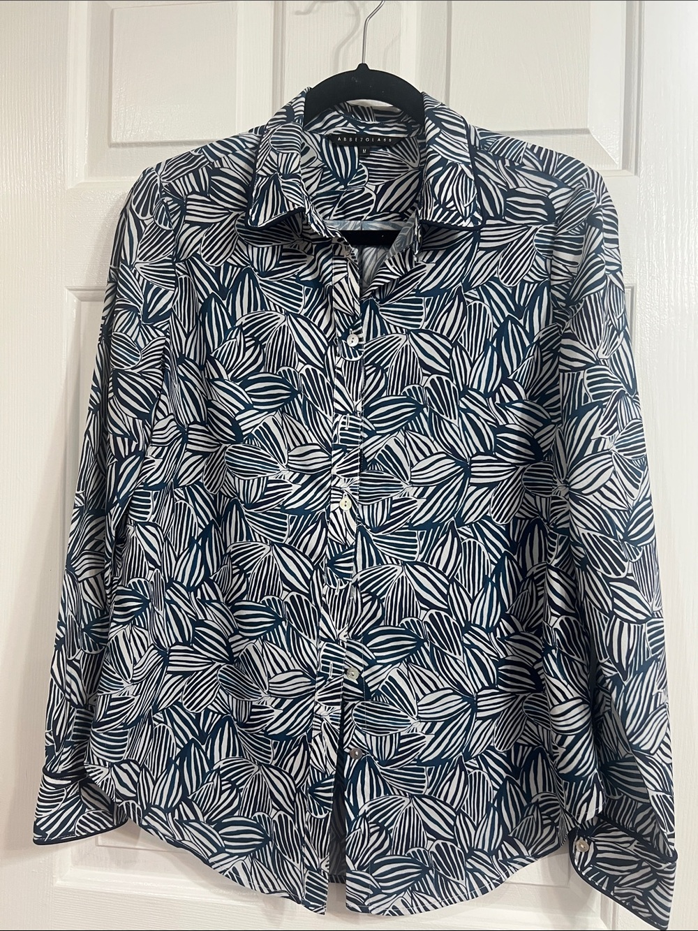 Abbey Glass blouse size medium